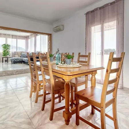 Sleeps 14 Pool Wifi